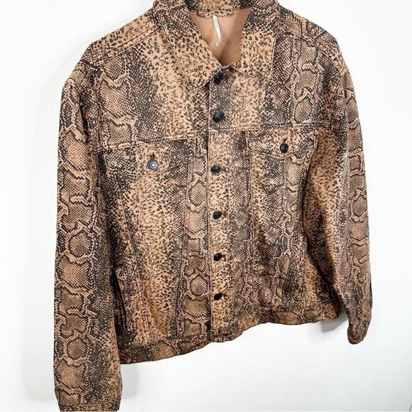 Free People Brown Snake Print Button Front Denim Trucker Jacket Size M - Picture 6 of 15